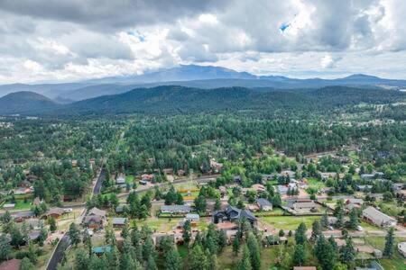 Cabin~Views~Heart Of Town~W&D~Fireplace~Kitchen Woodland Park Buitenkant foto
