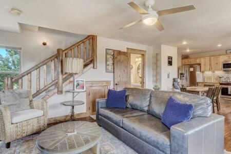 Cabin~Views~Heart Of Town~W&D~Fireplace~Kitchen Woodland Park Buitenkant foto