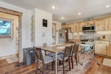 Cabin~Views~Heart Of Town~W&D~Fireplace~Kitchen Woodland Park Buitenkant foto