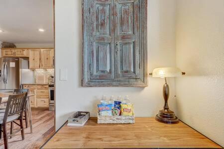 Cabin~Views~Heart Of Town~W&D~Fireplace~Kitchen Woodland Park Buitenkant foto