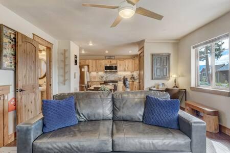 Cabin~Views~Heart Of Town~W&D~Fireplace~Kitchen Woodland Park Buitenkant foto